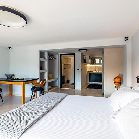 Black And White Apartment Поллония Экстерьер фото