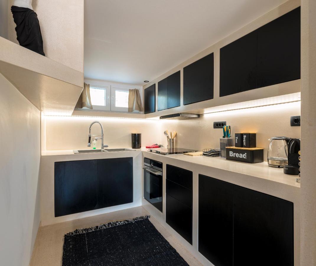 Black And White Apartment Поллония Экстерьер фото